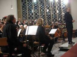 Blick auf das Orchester und Nicolo Sokoli - Stadtallendorf - 877072_web