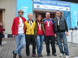 Jürgen Frommhold, Ronald Reinke, Kerstin Hamm, Michael Mackert und Thomas Gasch bewältigten erfolgreich den Marathon in Frankfurt. - db_Frankfurt1
