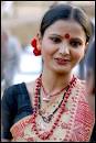 Perchè le donne indiane hanno dipinto in fronte un piccolo cerchio rosso? - 395509093_9098dc7e53