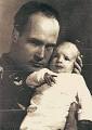 ... Forscher Sigmund Rascher um 1940 mit seinem vermeintlichen Sohn Peter, ...