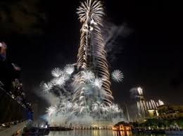إحتفالات رأس السنة الميلادية 2015 في مدينة دبي - صور احتفالات الكريسماس في برج العرب - فيديو Celebrations of New Year's Eve 2015 - احتفالات رأس السنة الميلادية 2015 Images?q=tbn:ANd9GcTM9vE_PhF6ehZAtVTHn5SkOL49jt0DJVoZddBci3JlDdIwjgdeTQ
