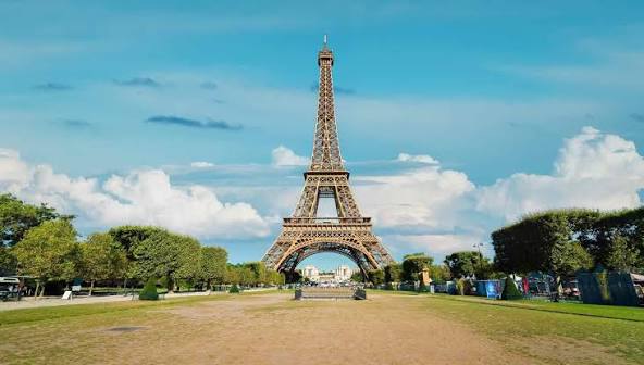 Eiffel Tower: A Symbol of Innovation and Architectural Brilliance