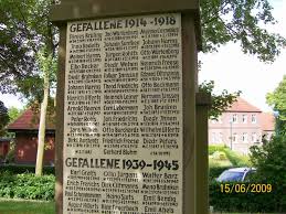 Grabstein von Peter Rolfs (10.10.1892-17.12.1917), Friedhof Eggelingen. Häufige Nachnamen auf diesem Friedhof: