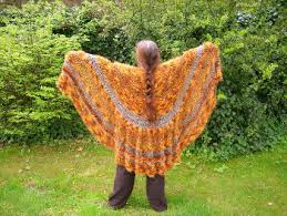 Irgendwie-Irgendwas-Umhang Willy-Nilly-Pi-Shawl « Die Spinnerin