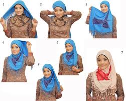 Cara memakai jilbab segitiga modern - Info Femina
