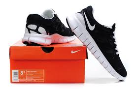 Buy_2012_Nike_Free_Run_2_Womens_Running_Shoes_Black_White_Hot_Sell_01214.jpg