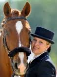 Katharina Bühler bestritt bereits mit 9 Jahren als ambitionierte Dressurreiterin ihre ersten Turniere mit eigenen Pferden. Von ihrem 16. bis zu ihrem 21.