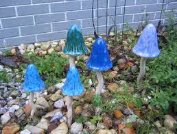 Blue Shrooms.JPG (54589 bytes)