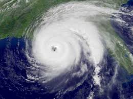 مواجهة مخيفة في((منطقة الأعاصير))  أسرار المطاردة المرعبة للعواصف القمعية بالولايات المتحدة. 93321365