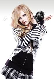 joc, fashion, celebritati, intrati!!! Avril-Lavigne-avril-lavigne-5775557