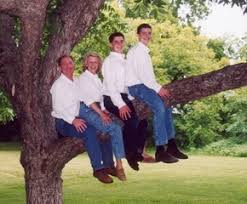 Guidespot: Awkward Family