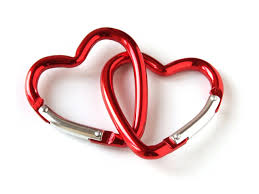 ảnh tình yêu Intertwined-heart-locket-valentines-day1