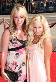Jennifer Kelly Tisdale is an