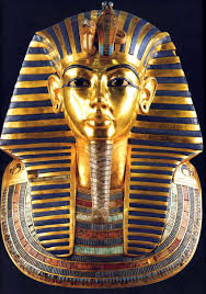 نسب توت غنخ امون...اسراااااااااااااااااااااااااااار Tutankhamun-golden-mask