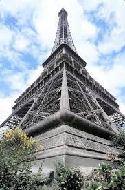 برج ايفل Eiffel_pic_below