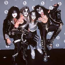 kiss pictures