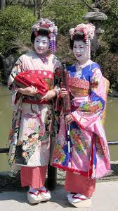 Mengenal 10 Tradisi Dunia (Dari Unik Sampai Menyeramkan) Geisha