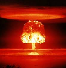http://t1.gstatic.com/images?q=tbn:tlbBWiyXERVLjM:http://hiroshimabomb.free.fr/romeo2.gif