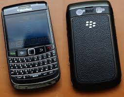 •● عـرفنآ على نفسـِڪ بالصور •● ( عآآآآم لجميع الأعضاء)  Blackberry-bold-9700-front-back-vietnam