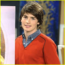 Gregg Sulkin: Selena Gomez
