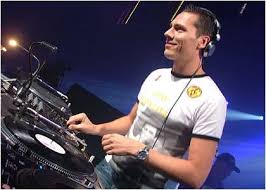 dj tiesto live..