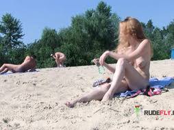 Ybegndhgaaaa kmwyrizqxbmjgeet jpg x Girl nude on the beach