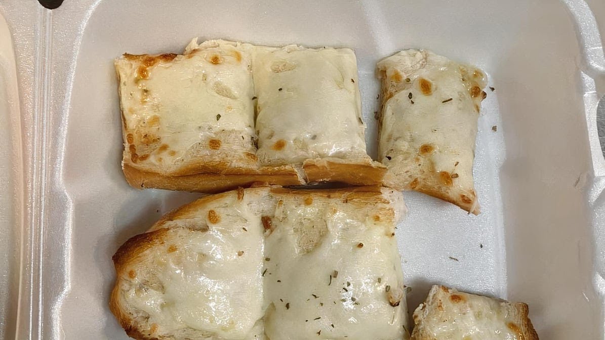 Mia's Italian Bistro by null