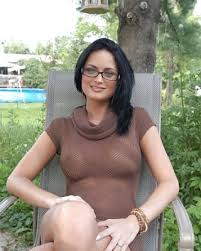 Keucqyvc uo uanarlfwp jpg x Clothed milf