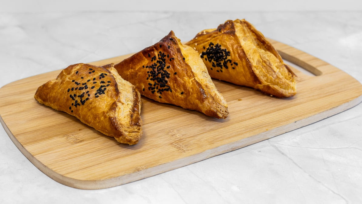 Lahmajo House by null