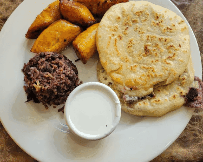 Pupuseria y Restaurante Platano by null