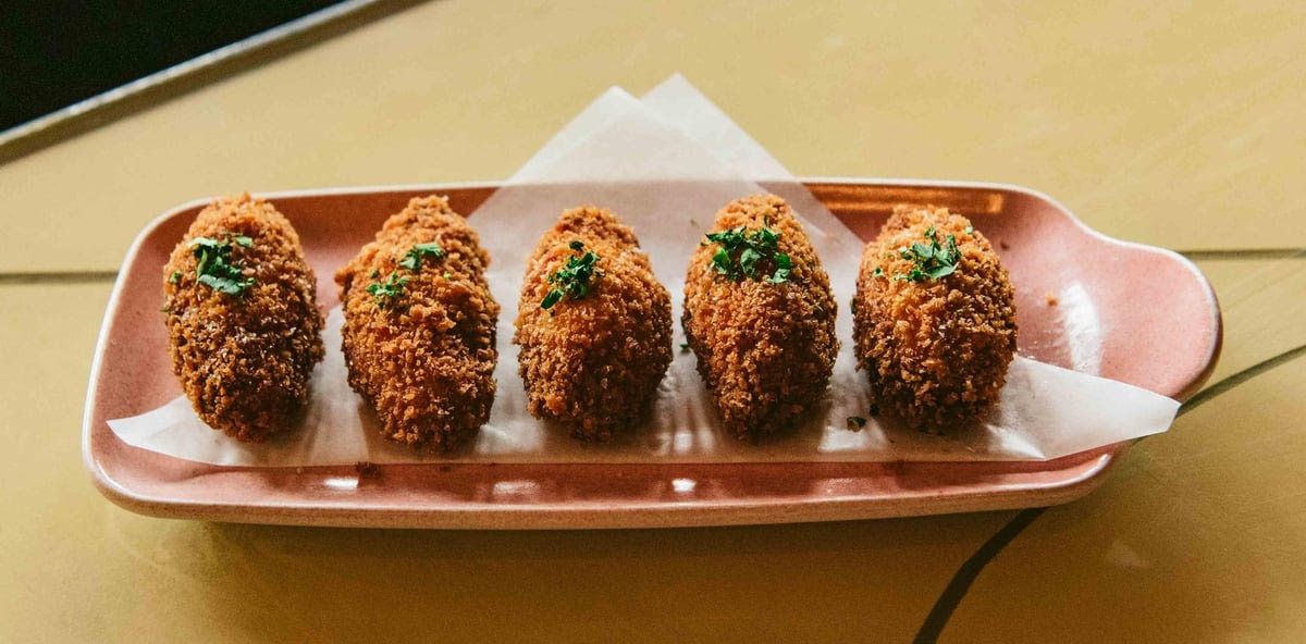 Canela Bistro Bar by null