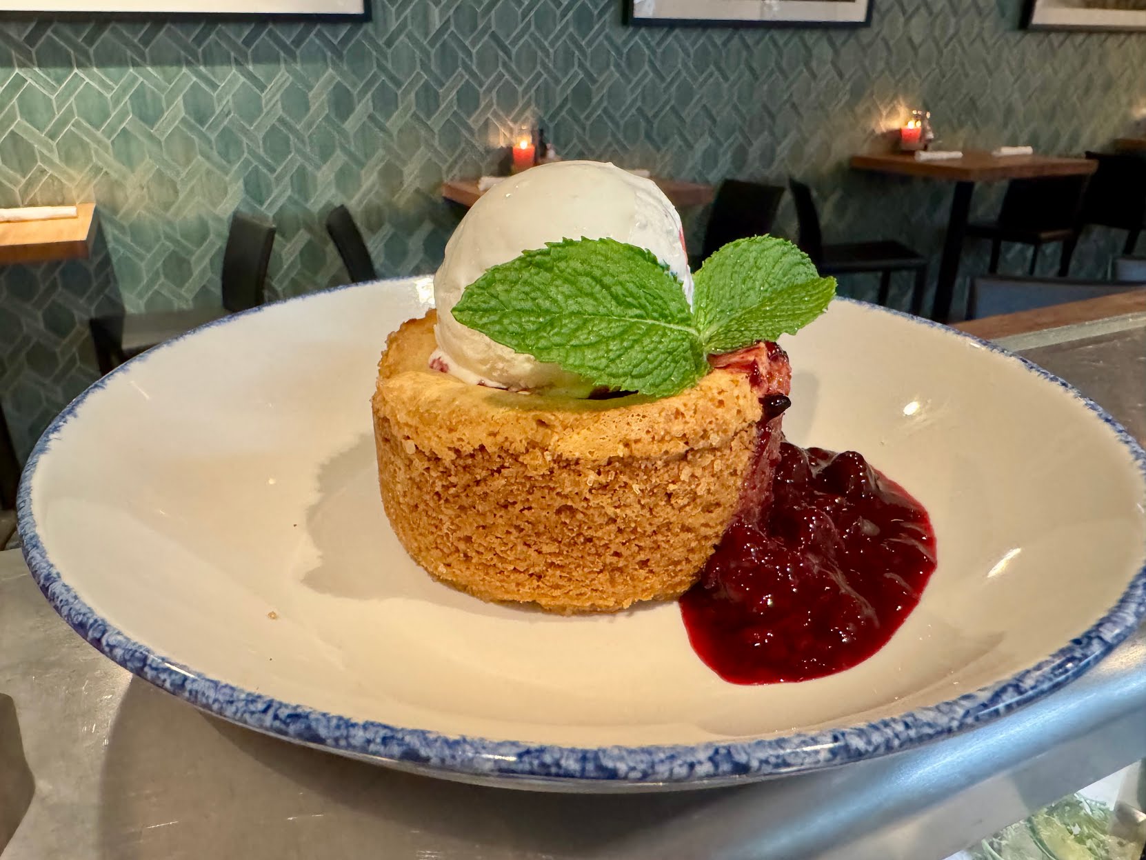 Pacific Table by null