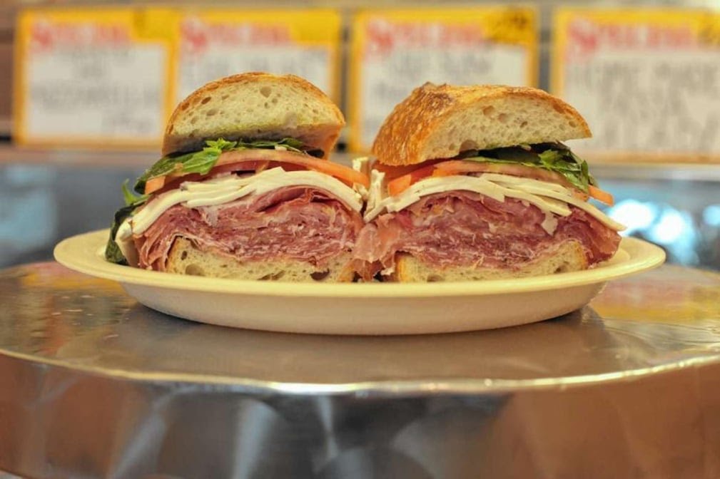 Reuben's Deli by null