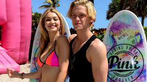 mom and daughter nudist|Mum and daughter\u0027s beach photo \u0027sparks shocking attack\u0027