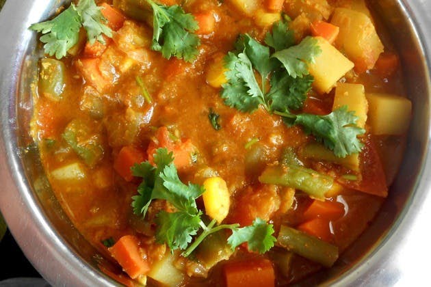 Bombay Curry & Pizzeria by null