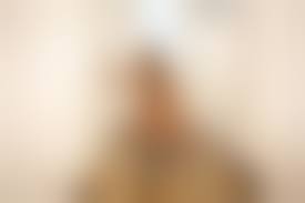 familia desnuda en casa|Una familia se desnuda para defender su casa | Ideal