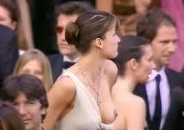 Halle bery wardrobe malfunction tout a jpg x Wardrobe malfunction boobs