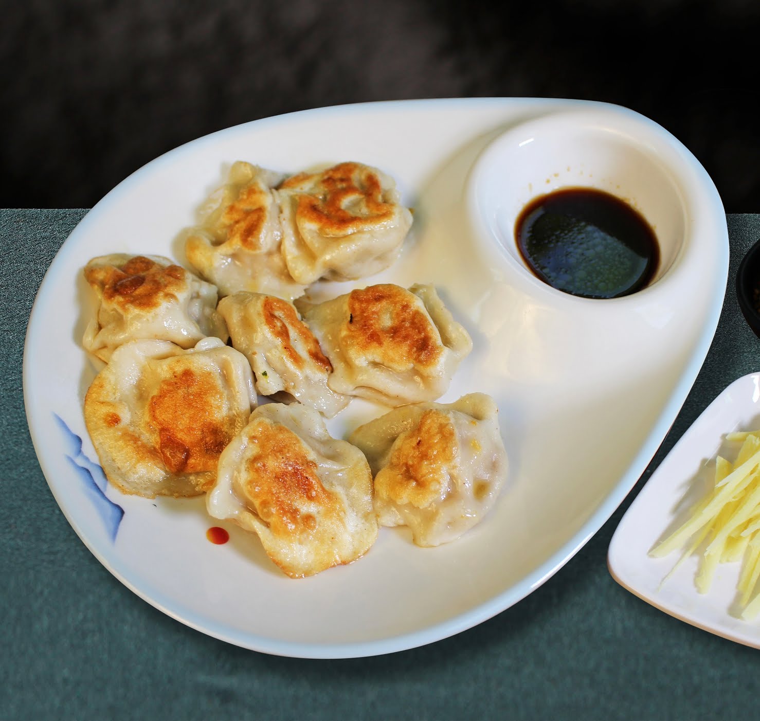 Gu's Noodle House by null