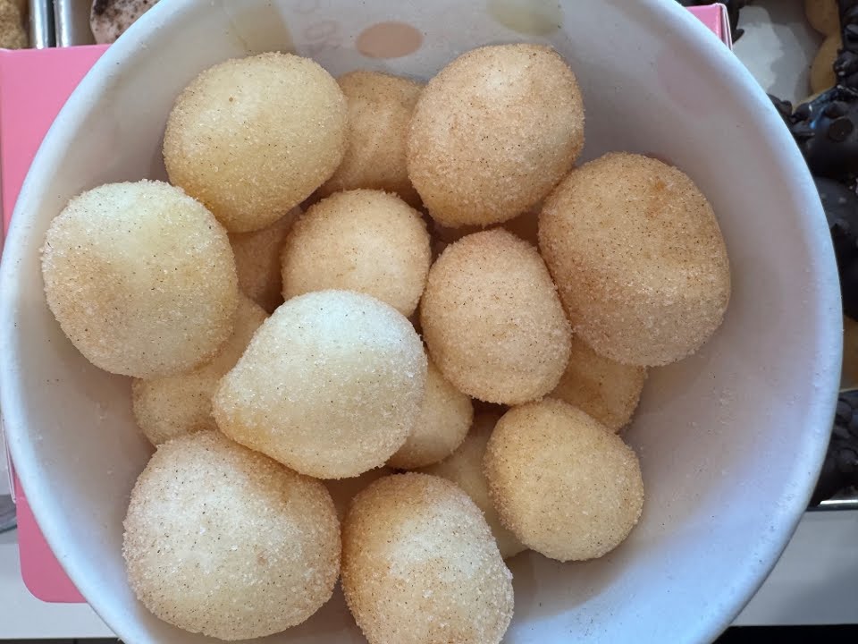 Dot & Dough by null