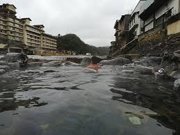 野外露出湯原温泉|一昔前の混浴風呂は露出天国！見せたがり女のエロ画像まとめｗ