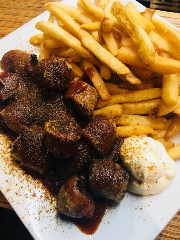 Max Bratwurst und Bier by null