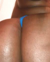 Sexy girl nudes showing her nice big hip and big ass jpg x Sexy hips