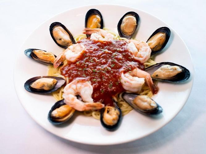 Hook & Reel Cajun Seafood & Bar by null