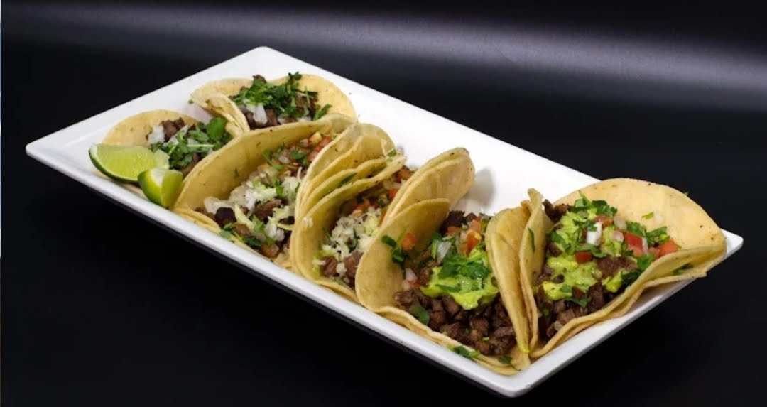 Los Huicholes by null