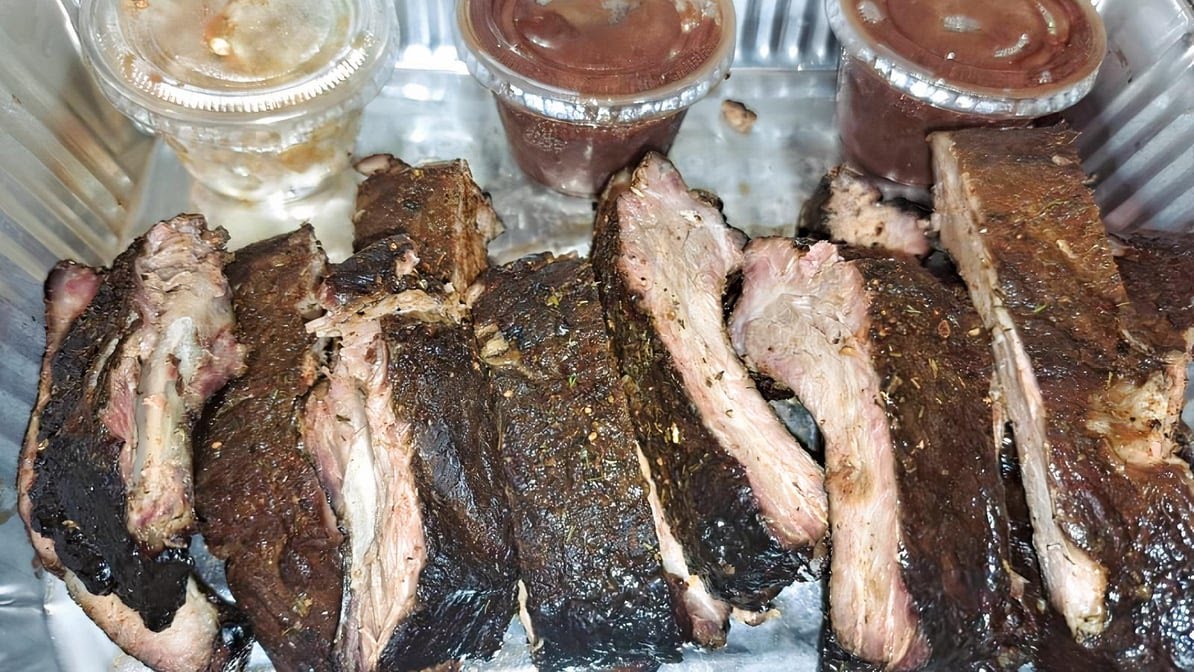 Husky Lew's BBQ by null