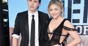 Chloe grace moretz reignites her feud with kim kardashian jpg x Chloe moretz