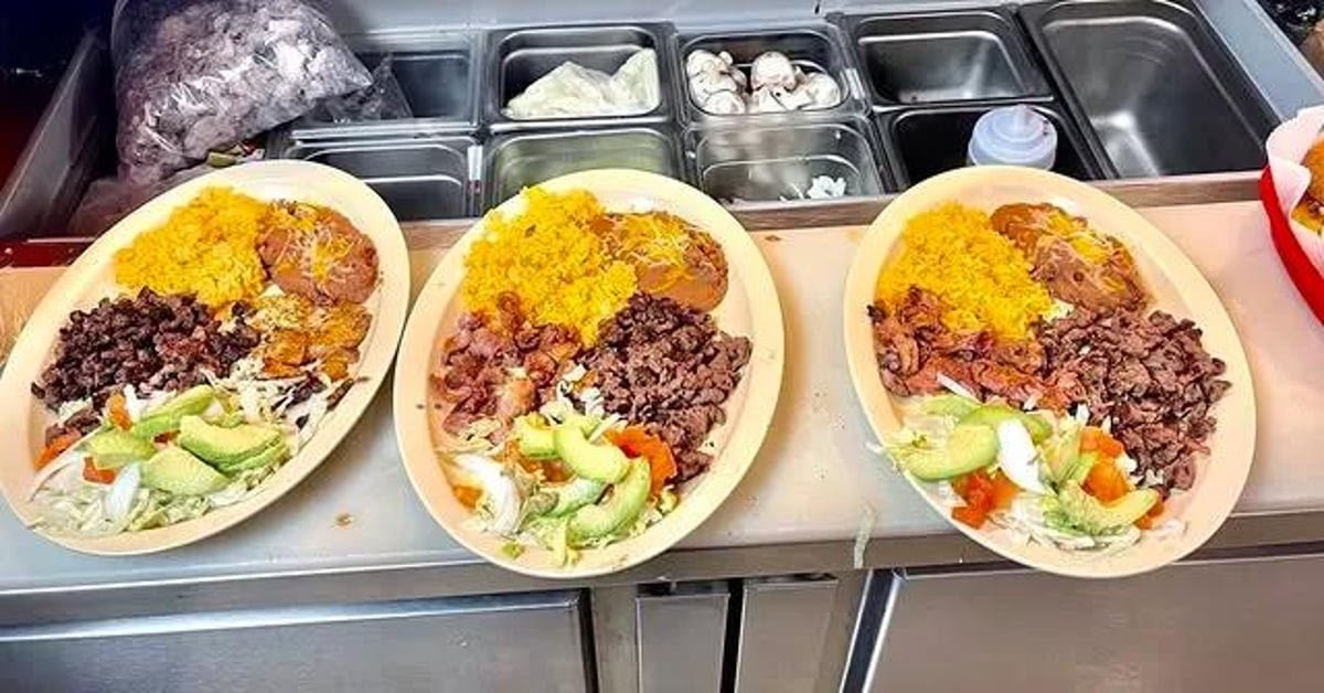 La Reyna Azteca Tacos Y Tortas by null