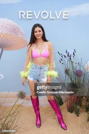 See victorious victoria justice debut new romance with evan berger jpg x Victoria justice sex