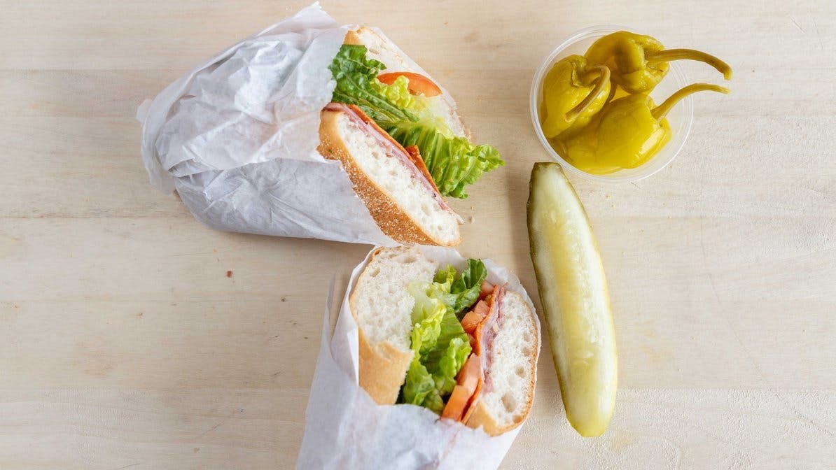 Me-n-Ed's Pizza Parlor by null