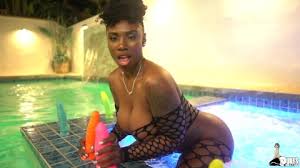 Ybegndhgaaaa e ukr sjffte jpg x Ebony swimming pool